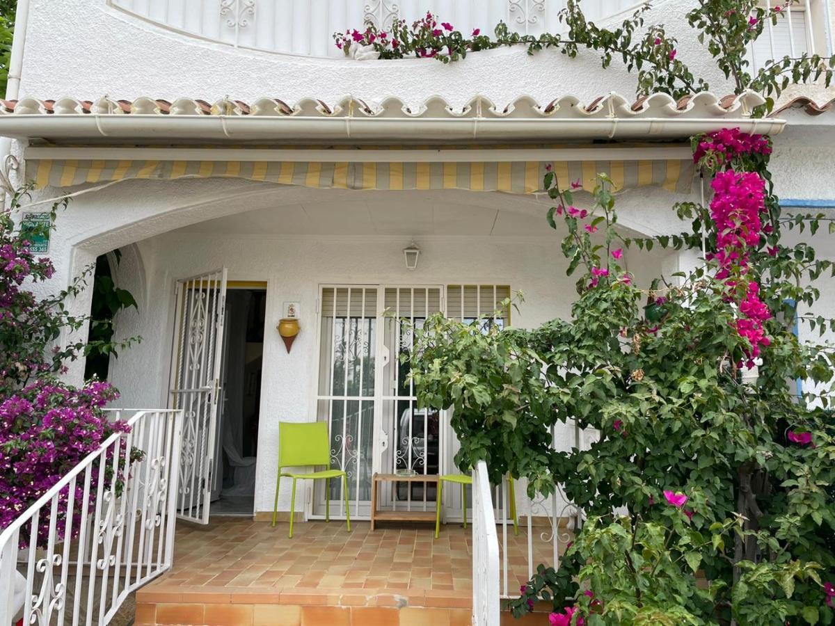 Leones Villa Емпуриабрава Екстериор снимка