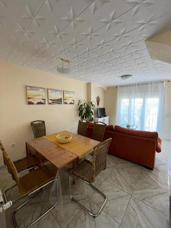 Leones Villa Емпуриабрава Екстериор снимка